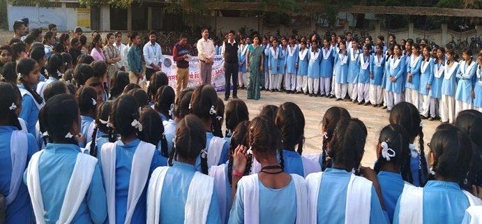 Govt. Digvijay Autonomous College-समाजकार्य विभाग ने नुक्कड़ नाटक द्वारा महारानी लक्ष्मी बाई कन्या शाला में मनाया राष्ट्रीय बालिका दिवस