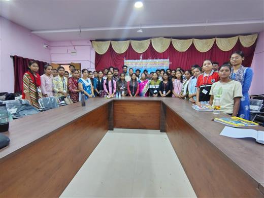 Govt. Digvijay Autonomous College-सरदार वल्लभभाई पटेल की 150वीं जयंती के अवसर पर इतिहास विभाग द्वारा उन्हें श्रद्धा-सुमन अर्पित किए गए।”